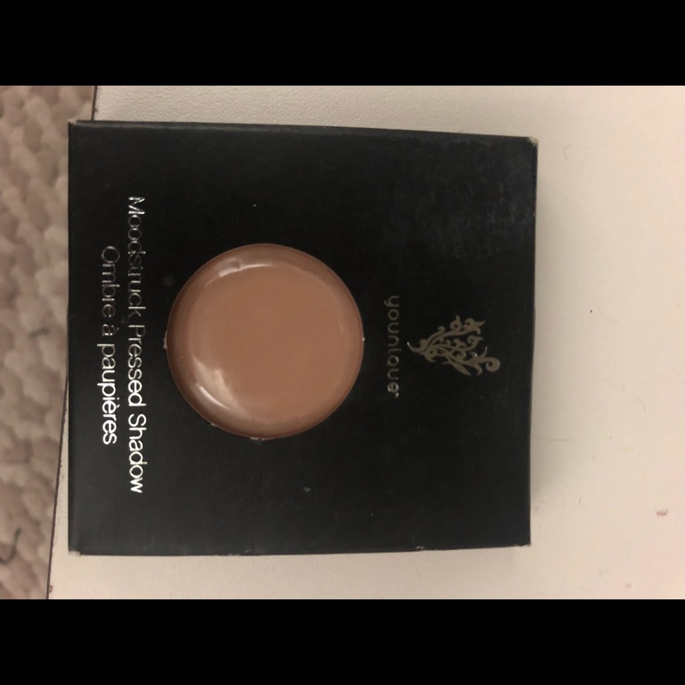 Makeup - Picture 4 of 8